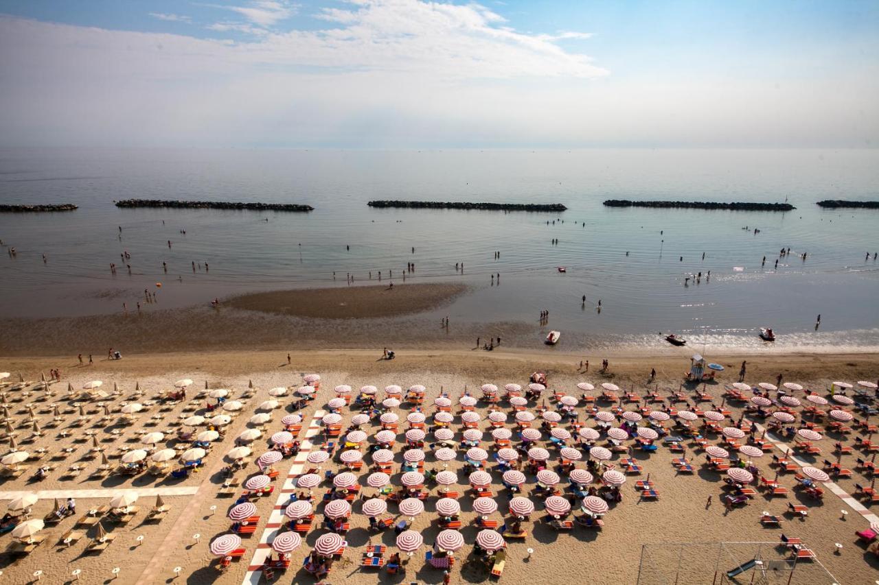 Hotel Majestic Bellaria-Igea Marina Exterior photo
