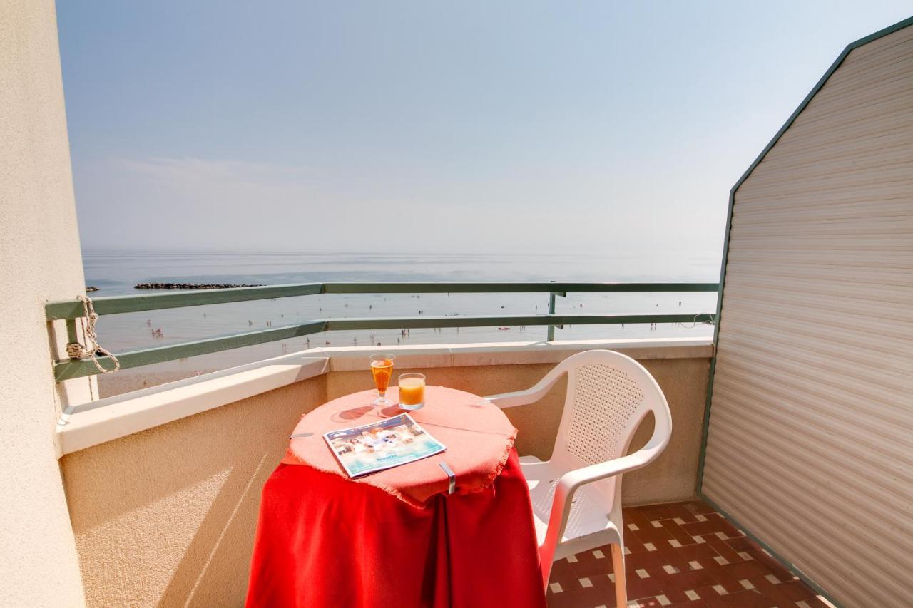 Hotel Majestic Bellaria-Igea Marina Exterior photo