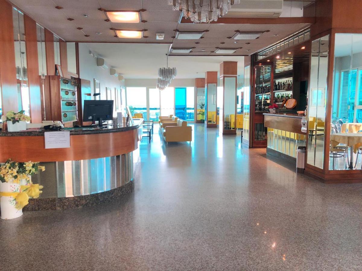 Hotel Majestic Bellaria-Igea Marina Exterior photo